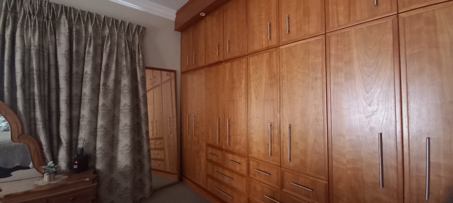 3 Bedroom Property for Sale in Roosheuwel North West